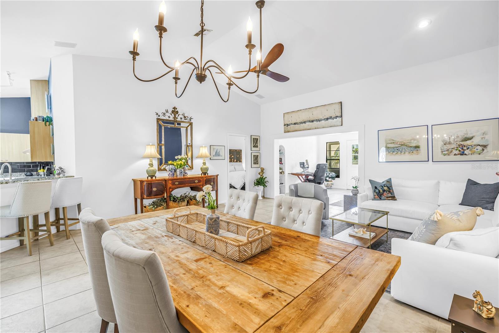 Image 14 of 42 For 992 San Carlos Court Ne