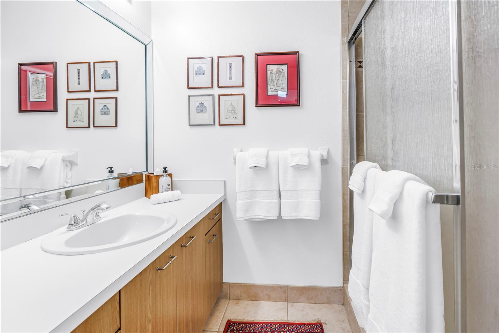 Image 19 of 42 For 992 San Carlos Court Ne