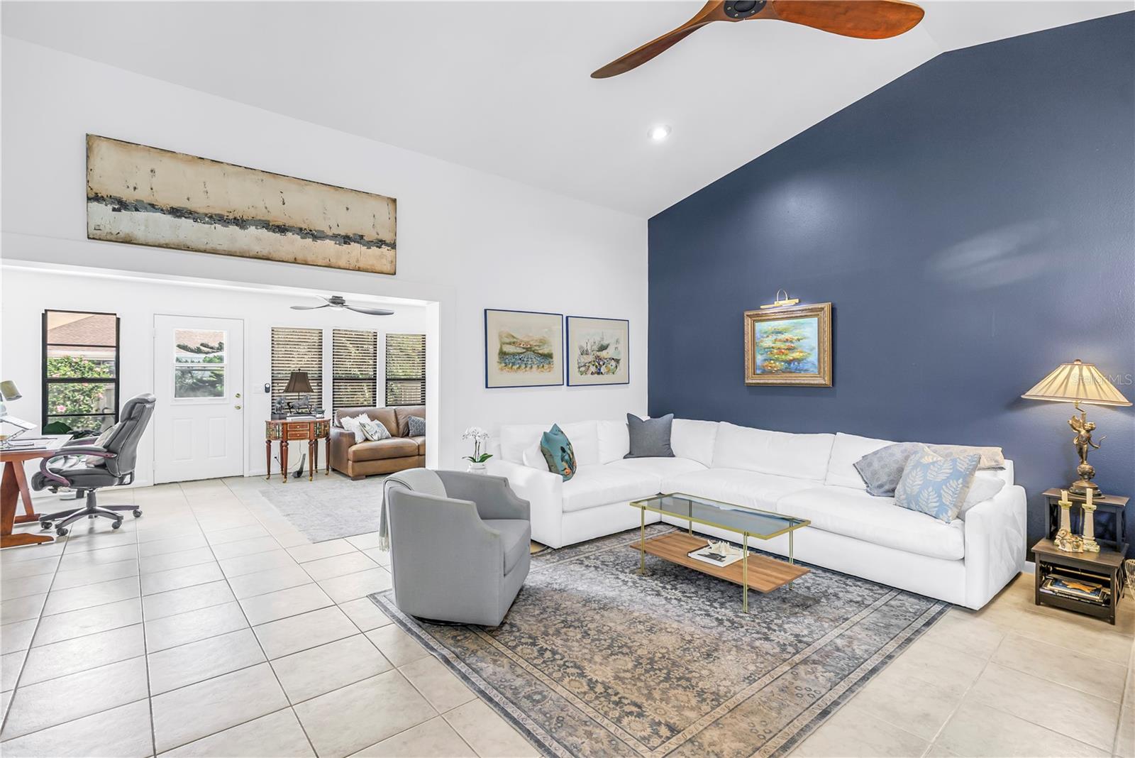 Image 6 of 42 For 992 San Carlos Court Ne