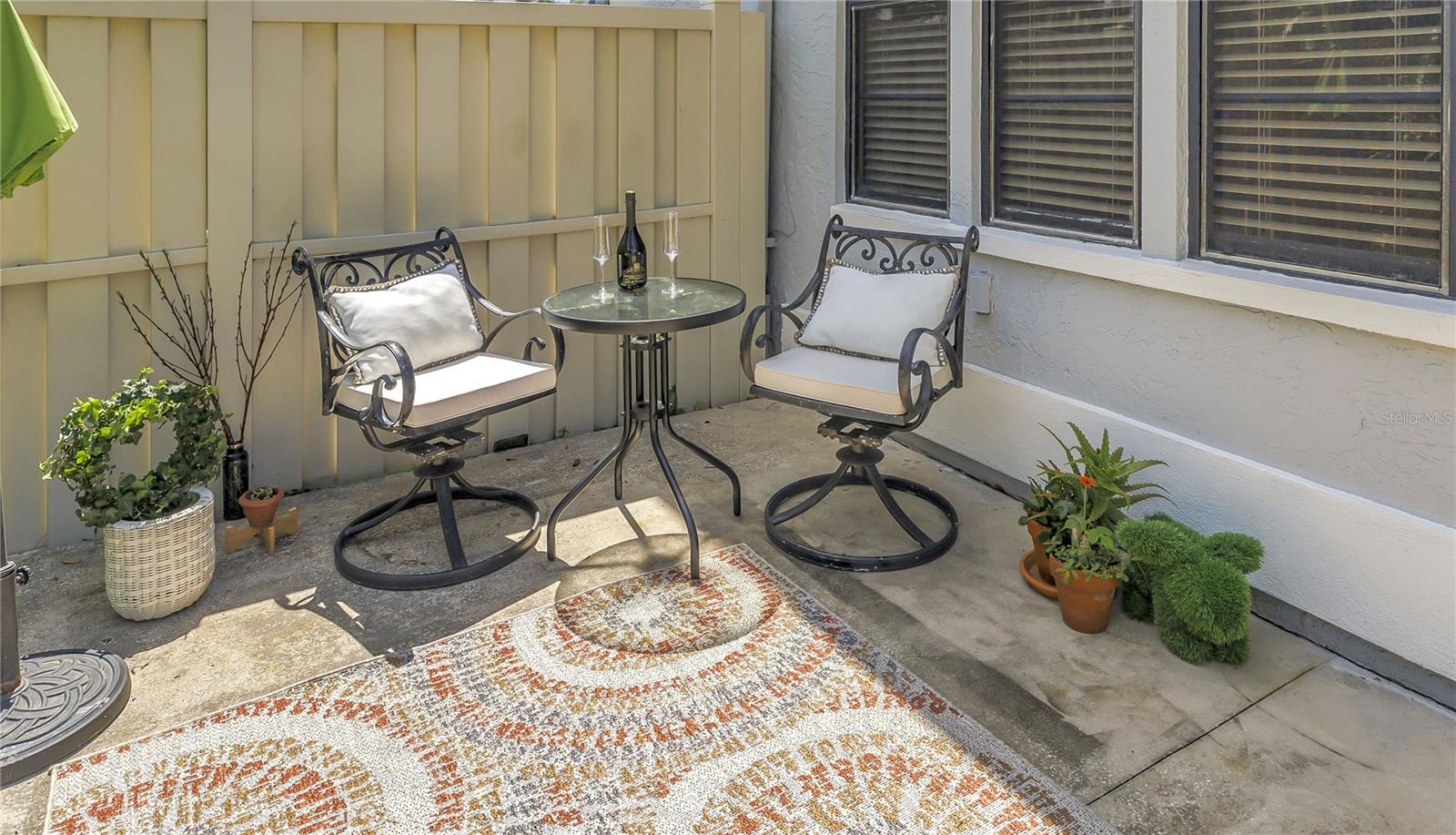 Image 8 of 42 For 992 San Carlos Court Ne