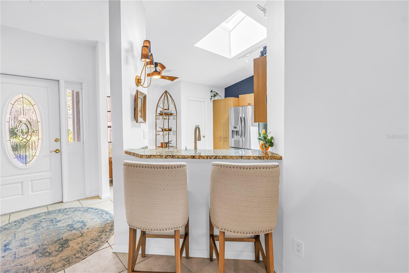 Image 9 of 42 For 992 San Carlos Court Ne