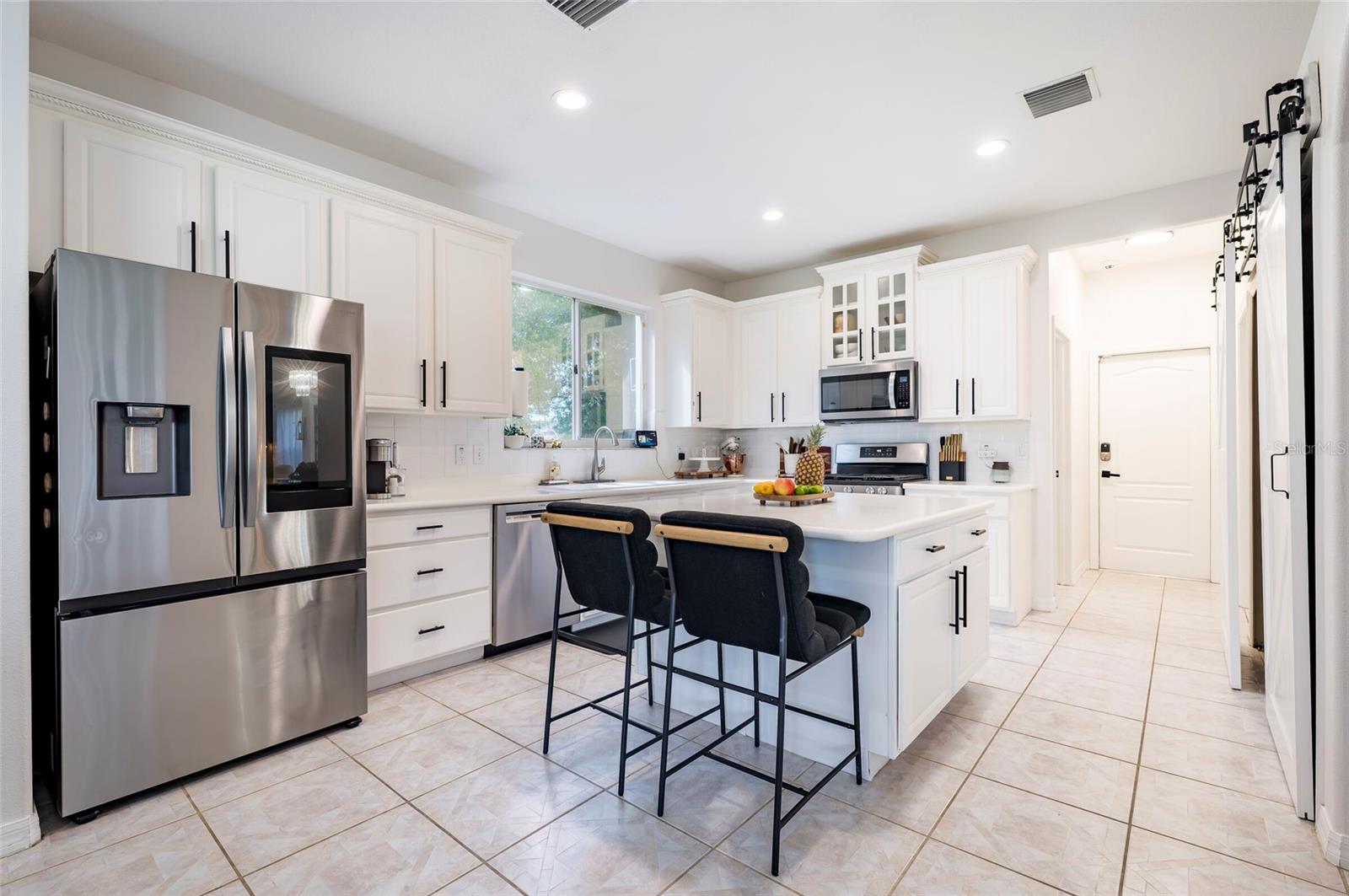 Image 16 of 55 For 212 Excalibur Court