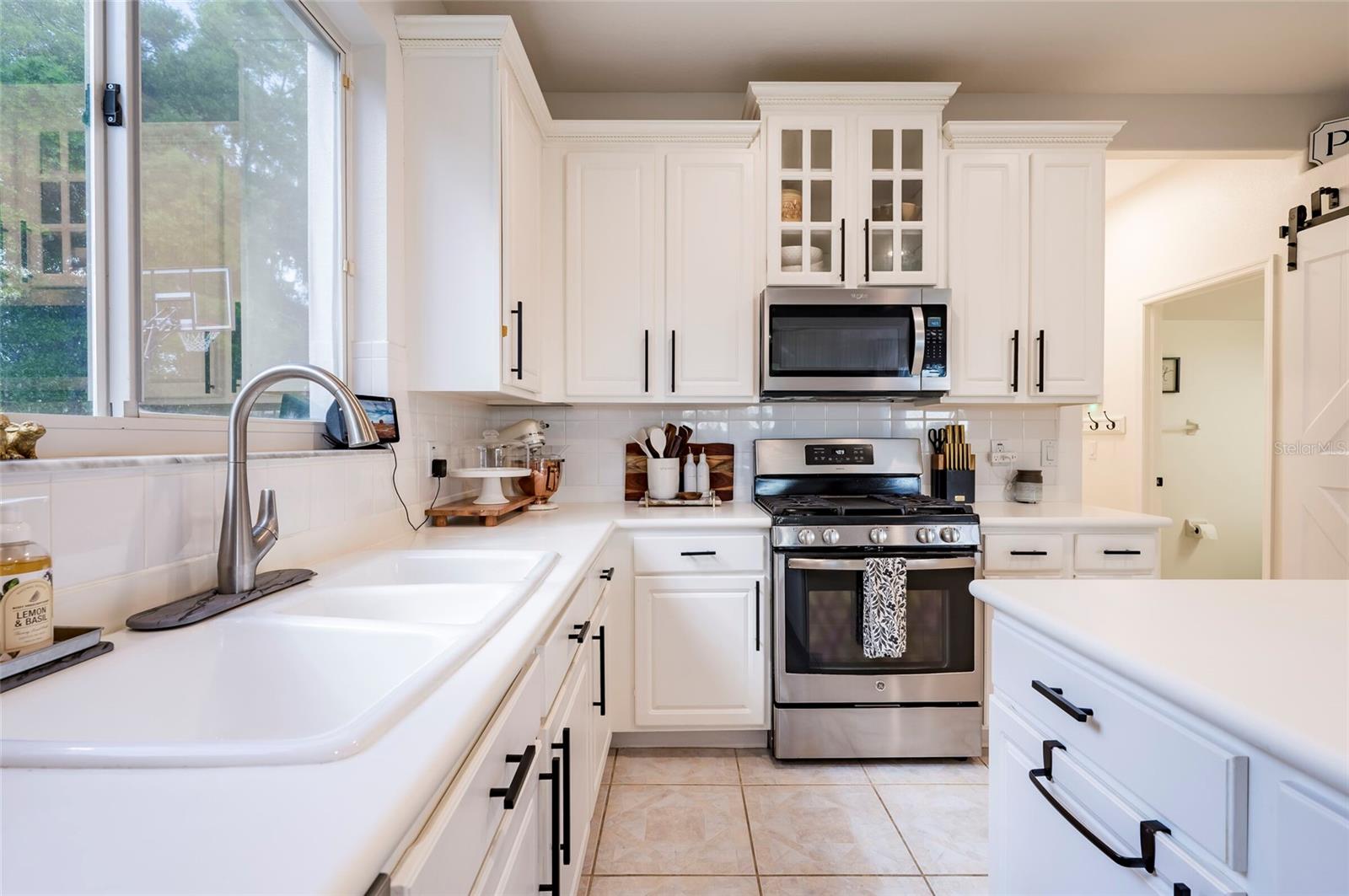 Image 18 of 55 For 212 Excalibur Court