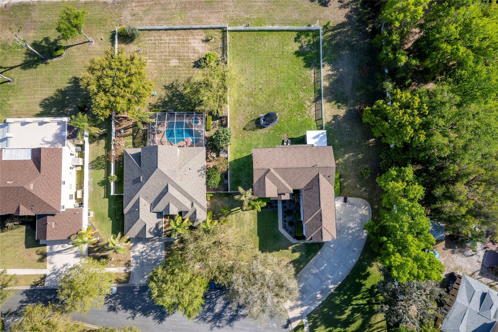 Image 7 of 55 For 212 Excalibur Court