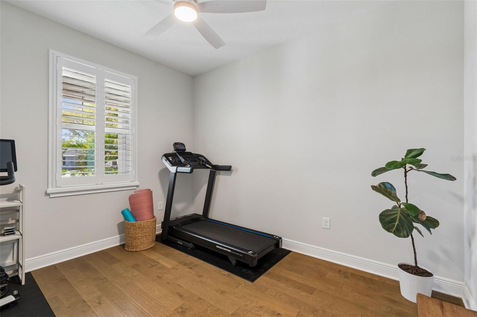 Image 10 of 61 For 3401 Pearl Ave