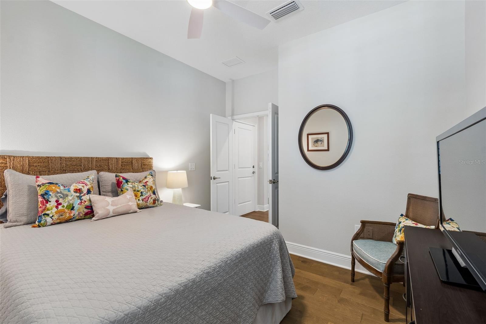 Image 13 of 61 For 3401 Pearl Ave