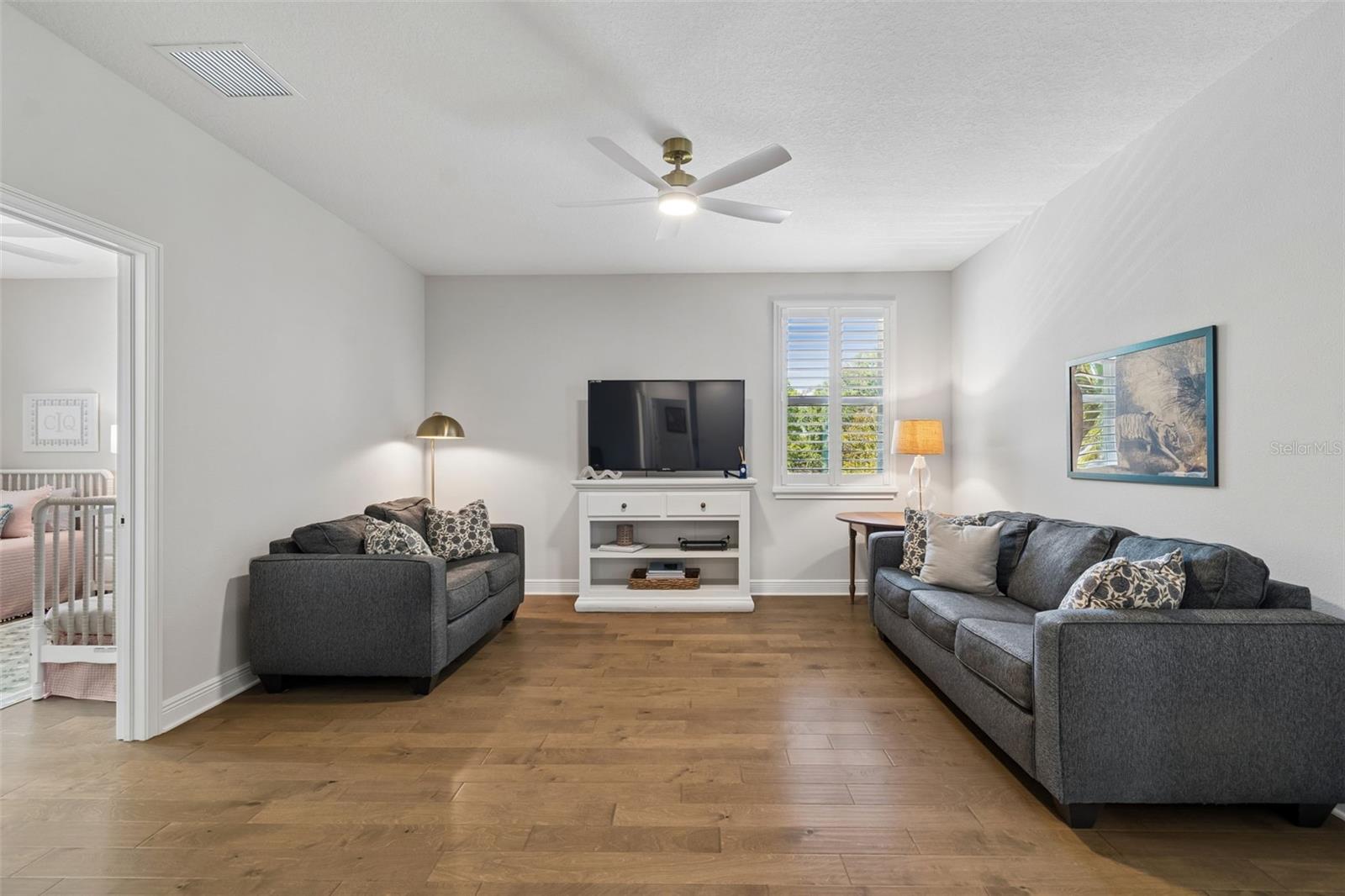 Image 32 of 61 For 3401 Pearl Ave