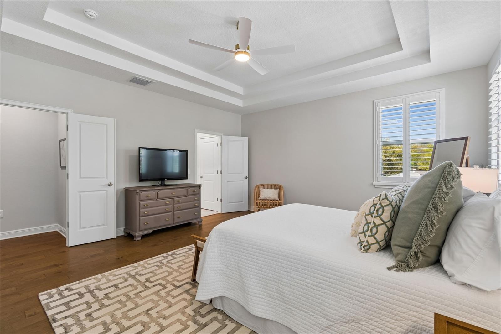 Image 45 of 61 For 3401 Pearl Ave