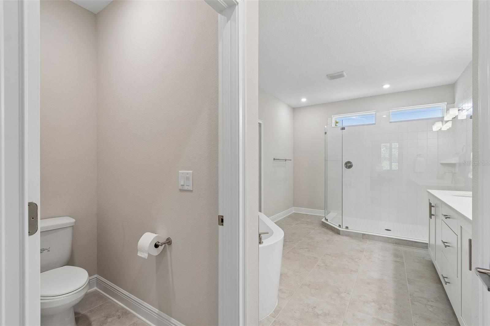 Image 47 of 61 For 3401 Pearl Ave