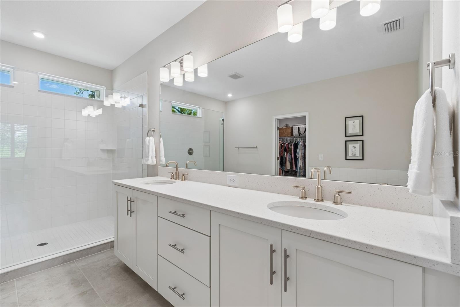 Image 49 of 61 For 3401 Pearl Ave