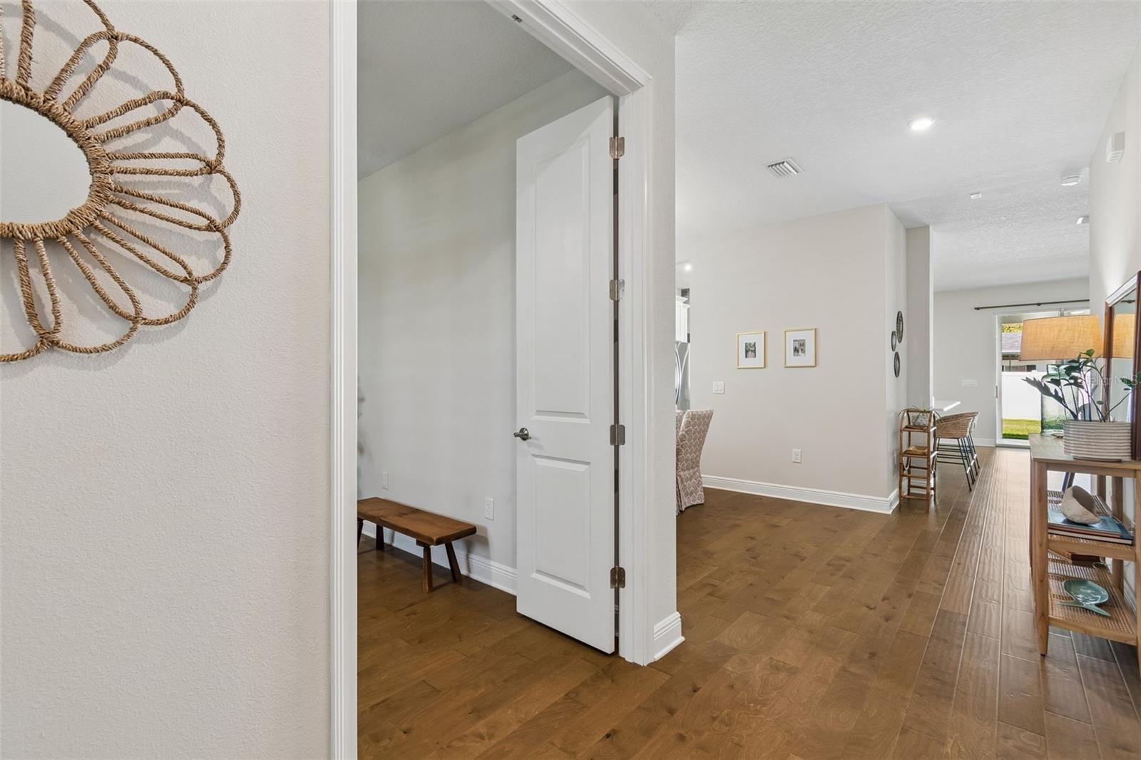 Image 8 of 61 For 3401 Pearl Ave