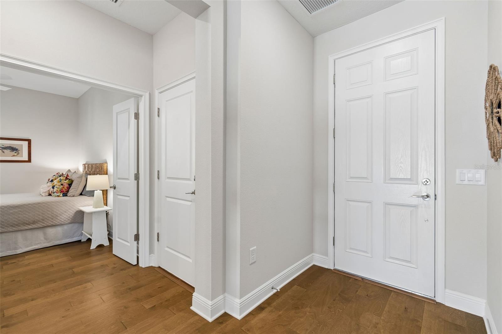 Image 9 of 61 For 3401 Pearl Ave