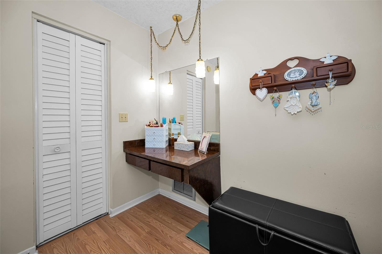 Image 23 of 46 For 2255 Wilshire Drive