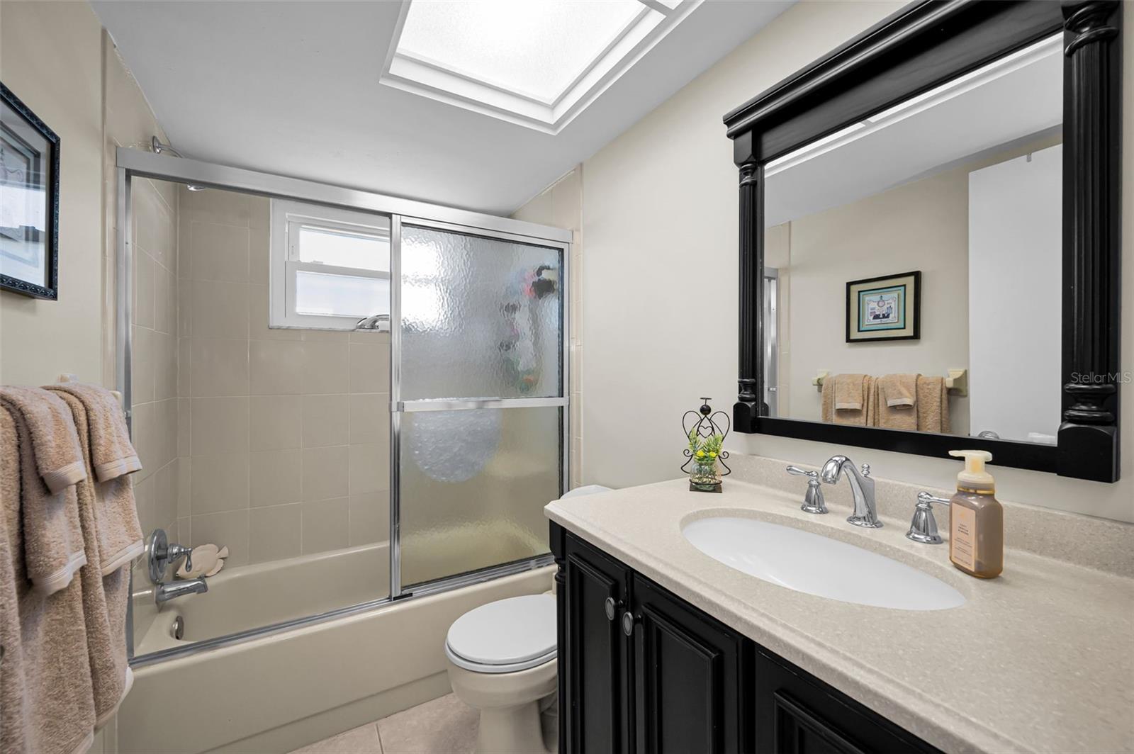 Image 27 of 46 For 2255 Wilshire Drive