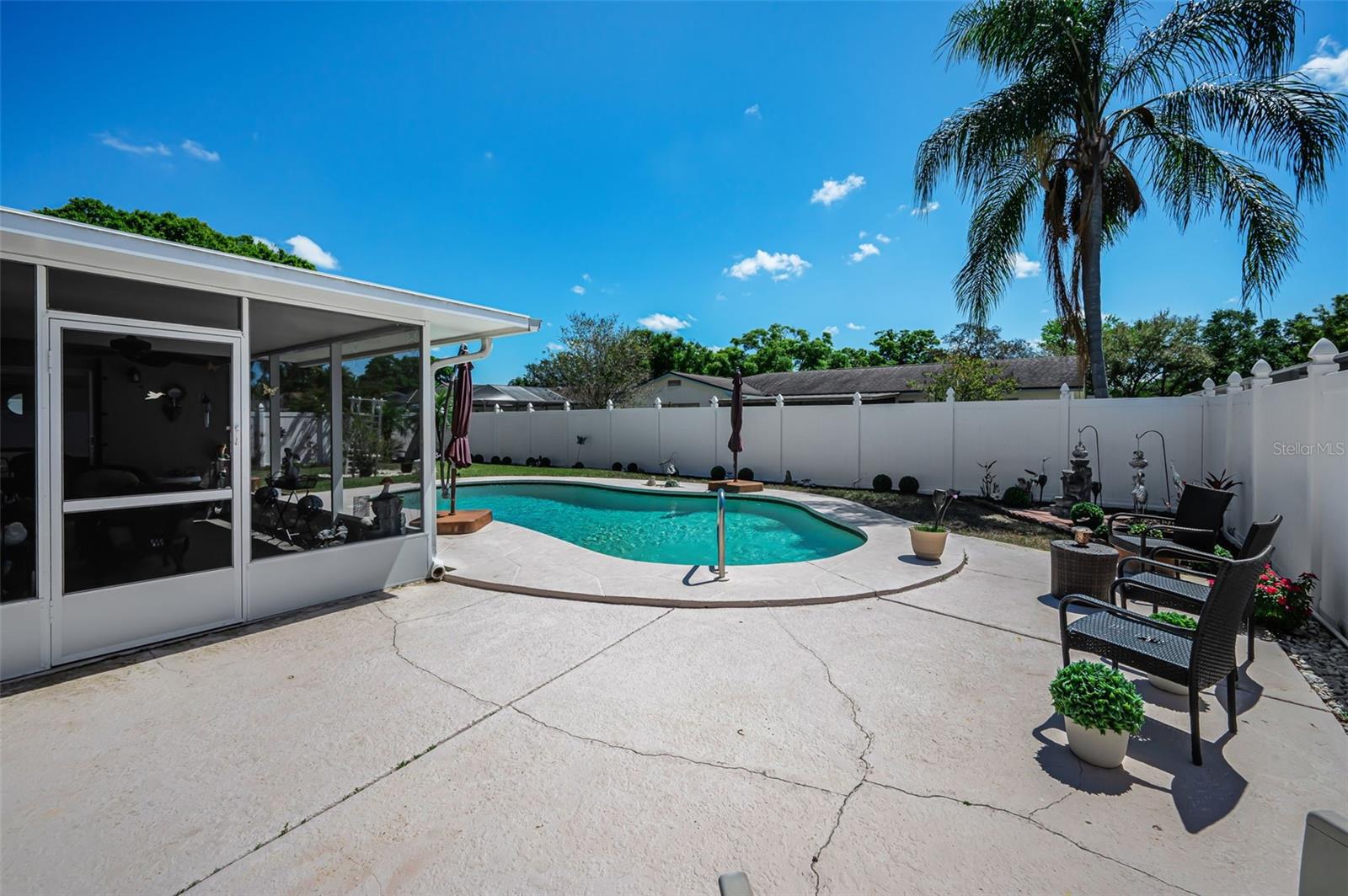 Image 32 of 46 For 2255 Wilshire Drive