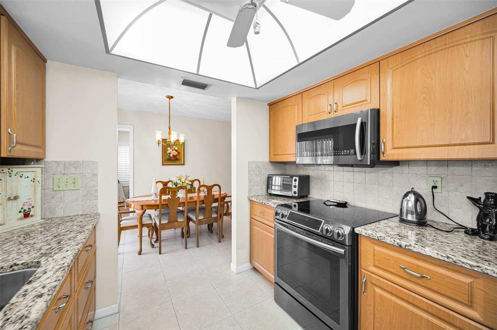 Image 4 of 46 For 2255 Wilshire Drive