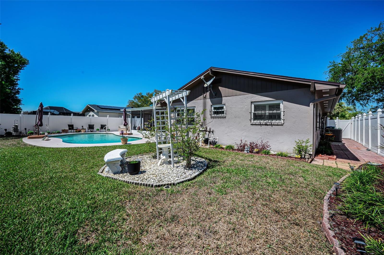 Image 40 of 46 For 2255 Wilshire Drive