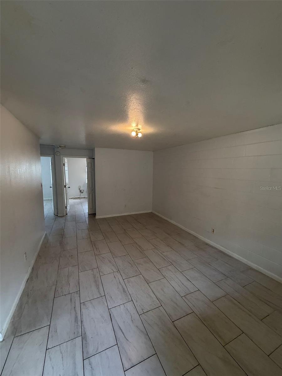 Image 12 of 23 For 8105 Klondyke Street