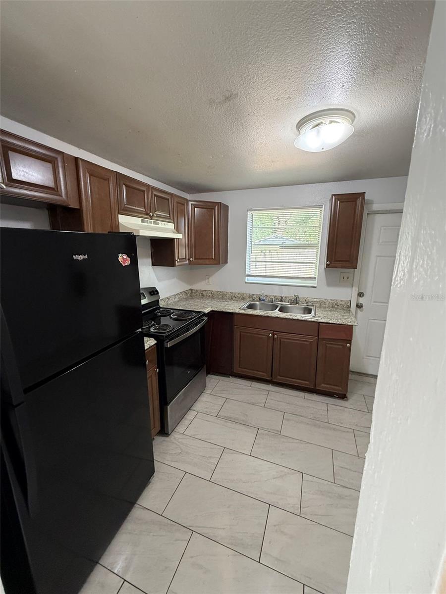 Image 15 of 23 For 8105 Klondyke Street