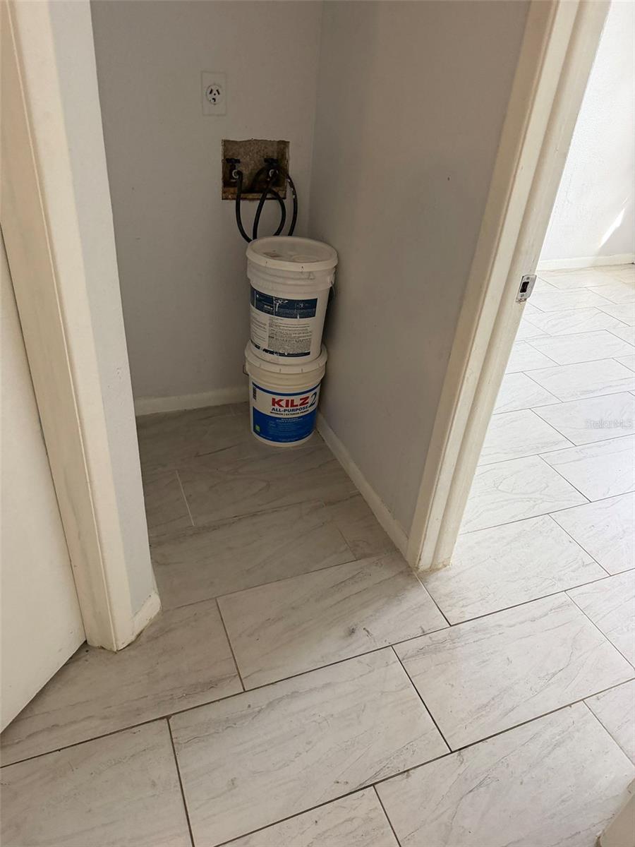 Image 17 of 23 For 8105 Klondyke Street