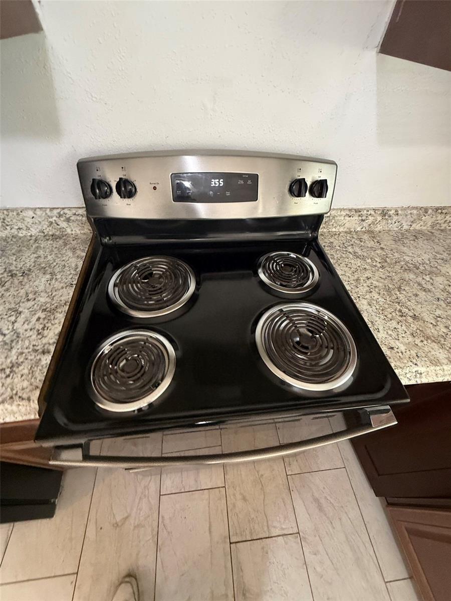 Image 6 of 23 For 8105 Klondyke Street