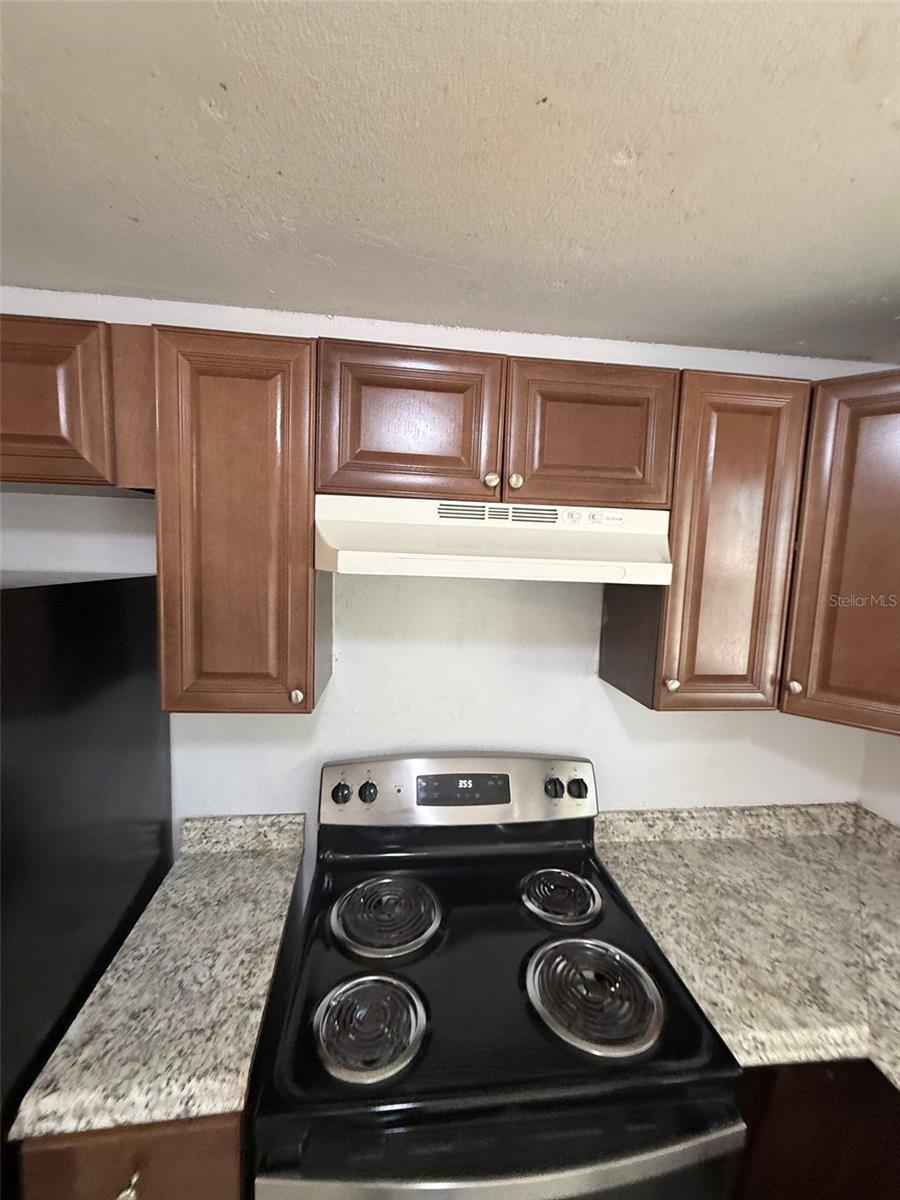 Image 7 of 23 For 8105 Klondyke Street