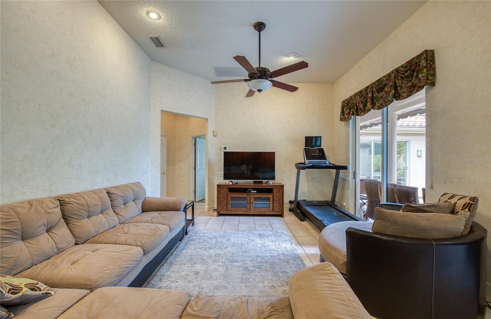 Image 30 of 59 For 8736 54th Avenue E