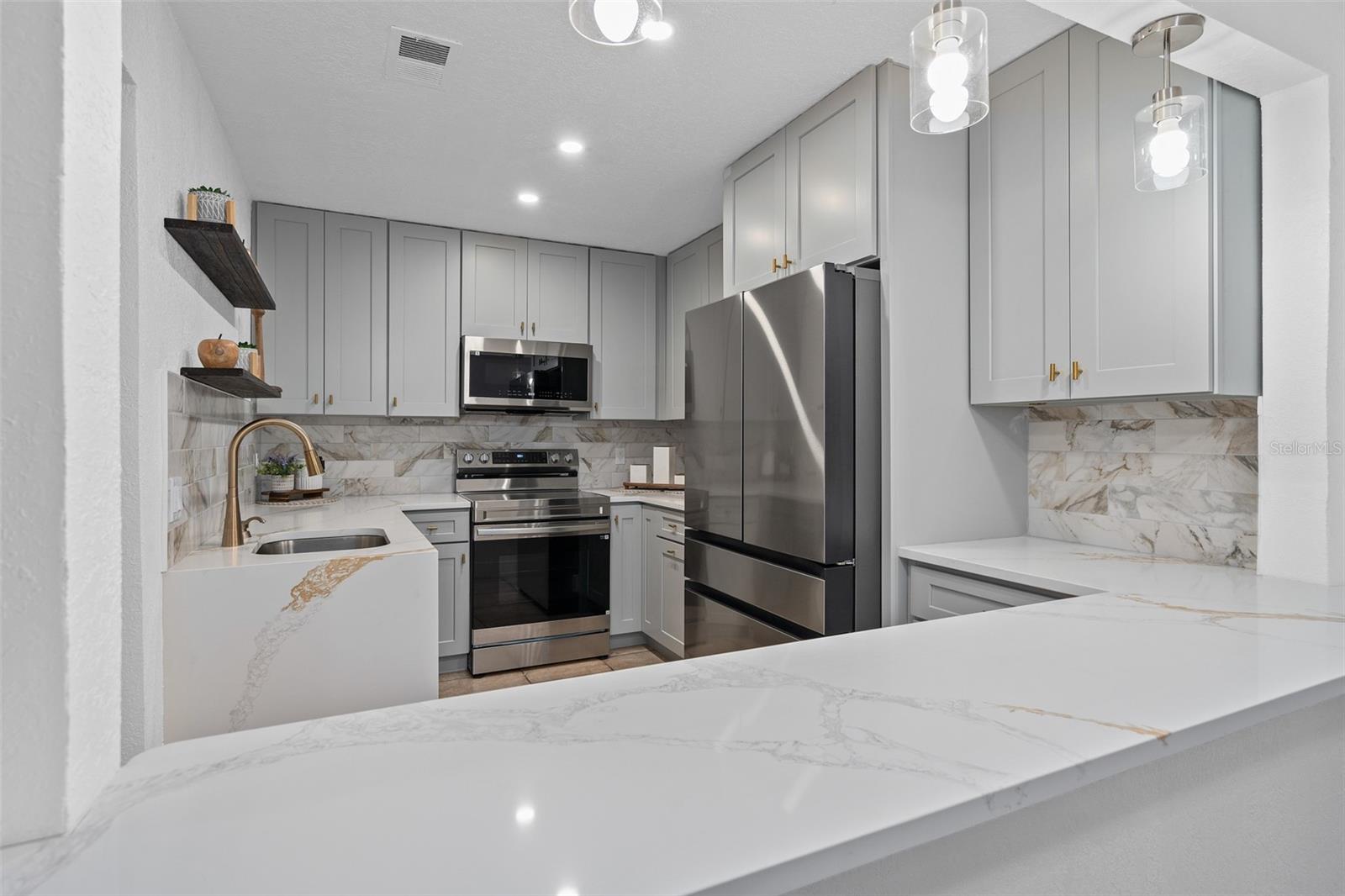 Image 13 of 31 For 4190 Versailles Drive 4190d