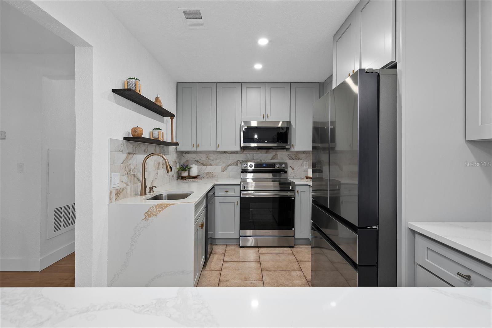 Image 15 of 31 For 4190 Versailles Drive 4190d