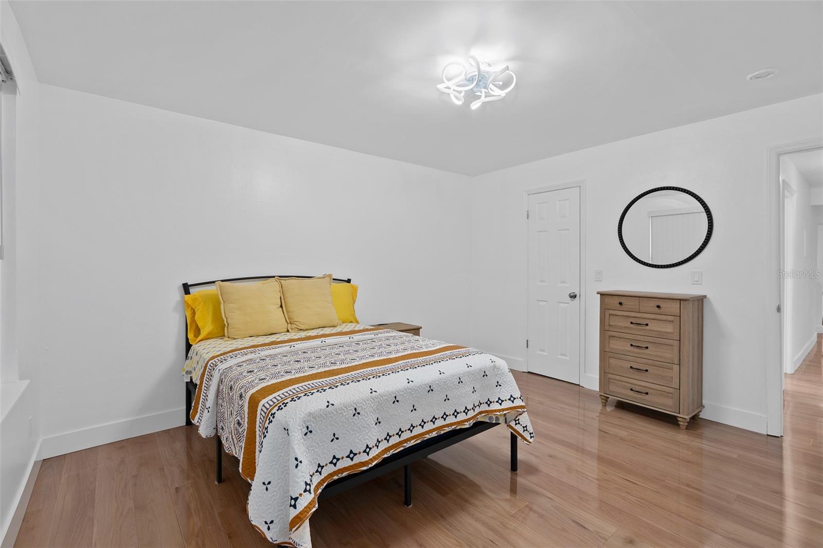 Image 19 of 31 For 4190 Versailles Drive 4190d