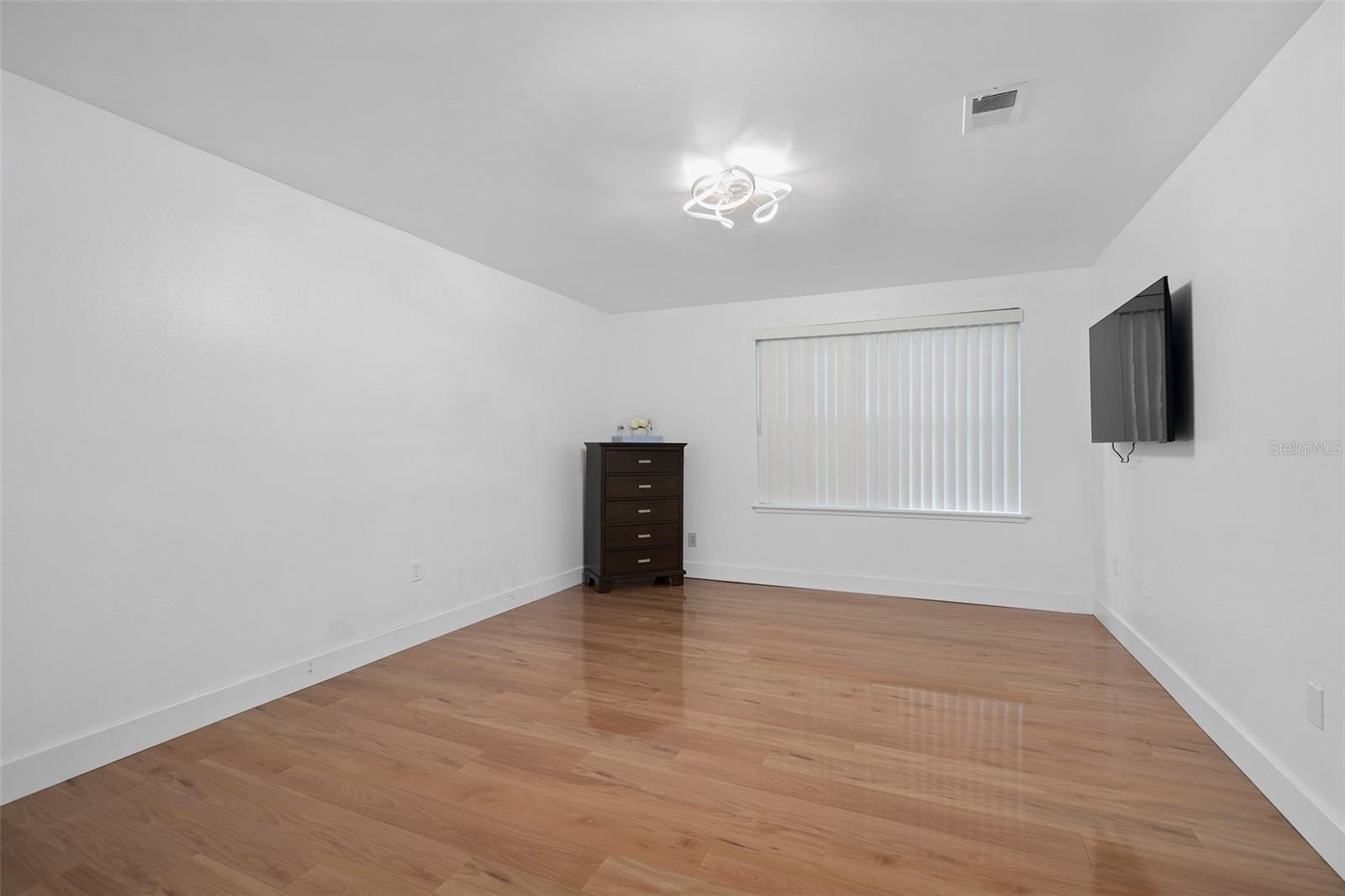 Image 22 of 31 For 4190 Versailles Drive 4190d