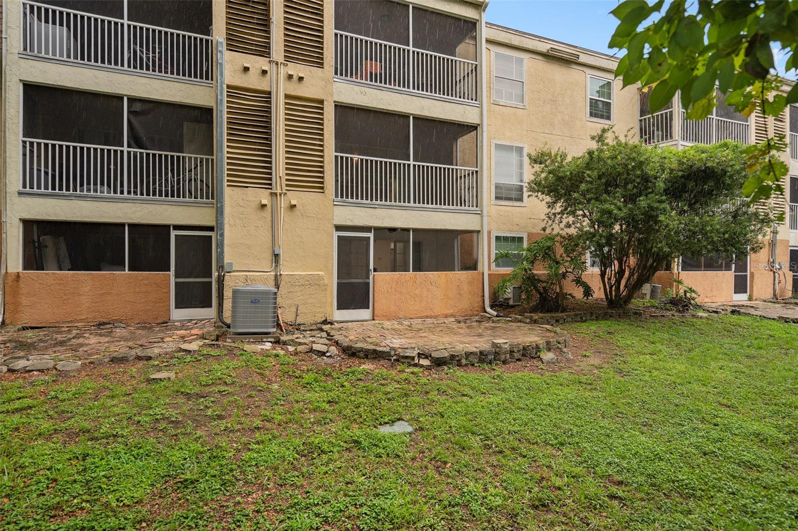 Image 28 of 31 For 4190 Versailles Drive 4190d