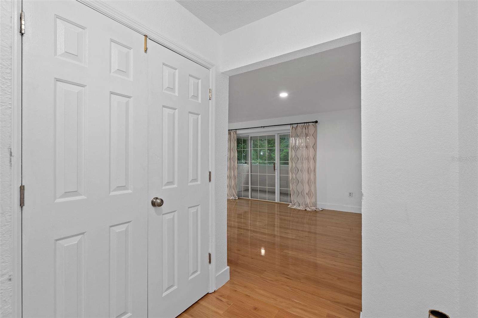 Image 7 of 31 For 4190 Versailles Drive 4190d