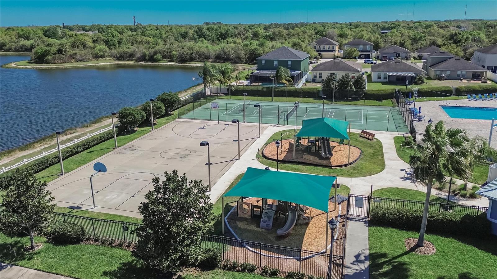 Image 52 of 71 For 11932 Grand Kempston Drive