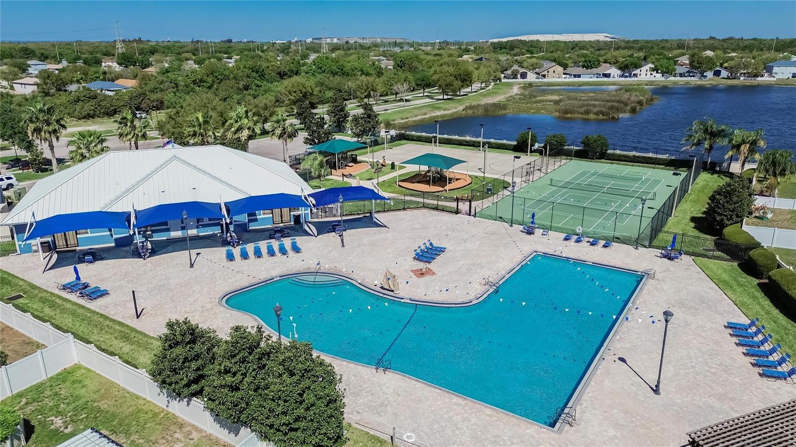 Image 56 of 71 For 11932 Grand Kempston Drive