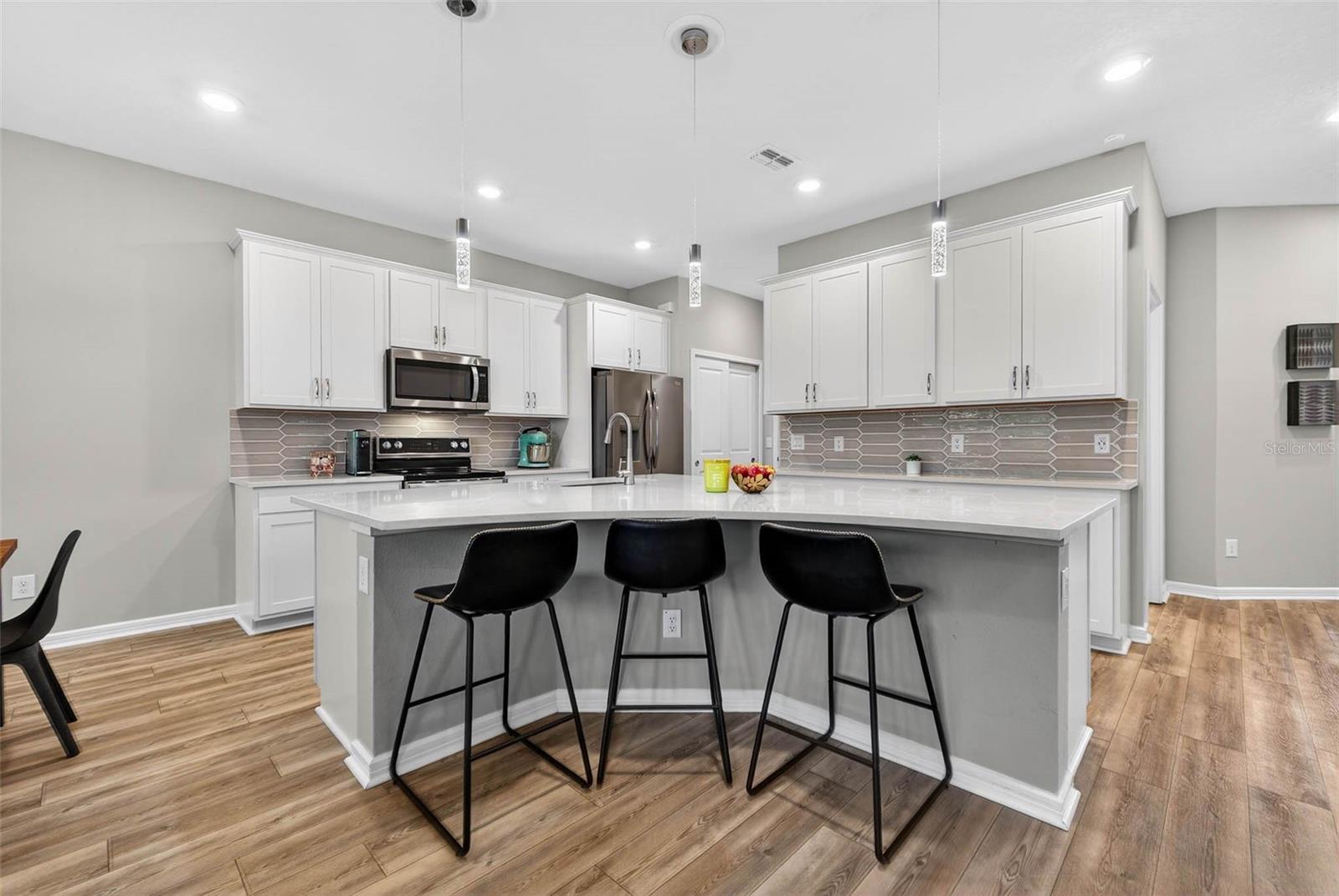 Image 9 of 44 For 339 Sandbar Avenue Ne