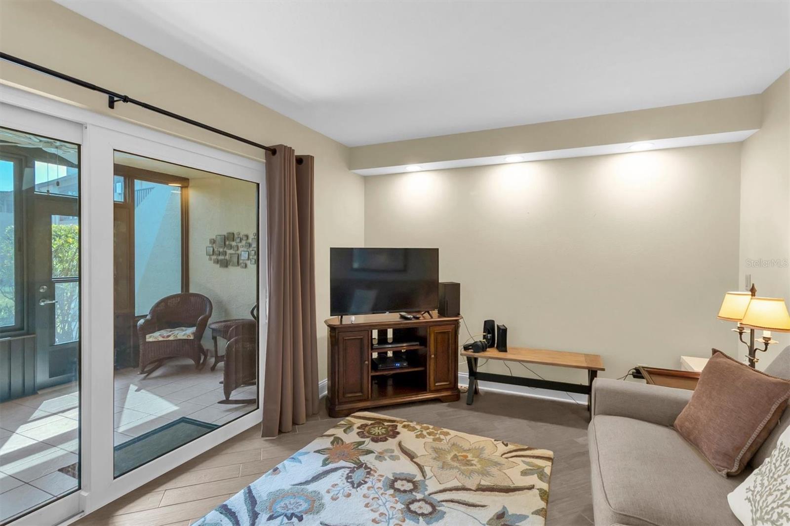 Image 25 of 41 For 8101 Bardmoor Place 104h