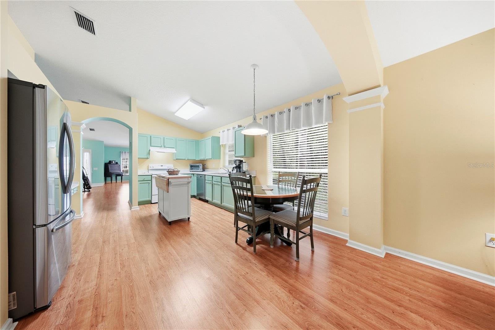 Image 32 of 57 For 5856 Count Turf Lane