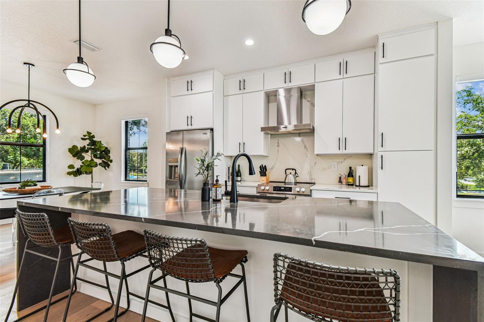 Image 4 of 93 For 1218 Kay Street 16