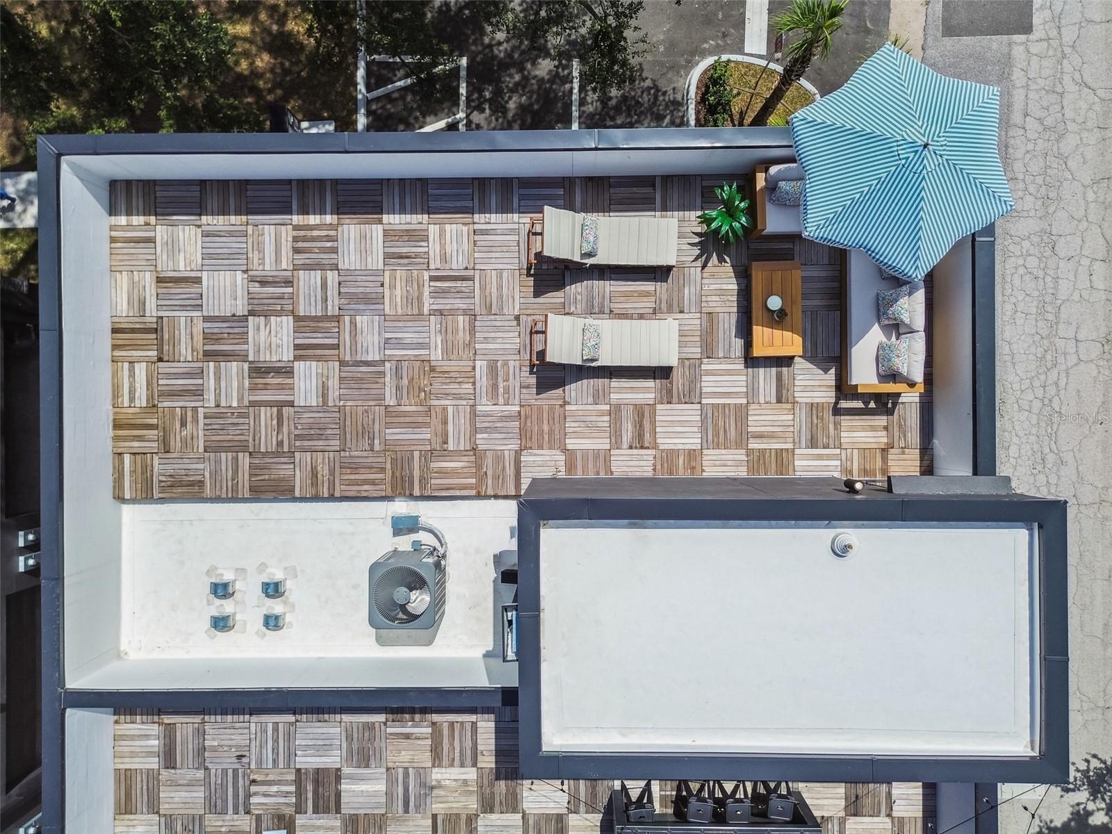 Image 7 of 93 For 1218 Kay Street 16