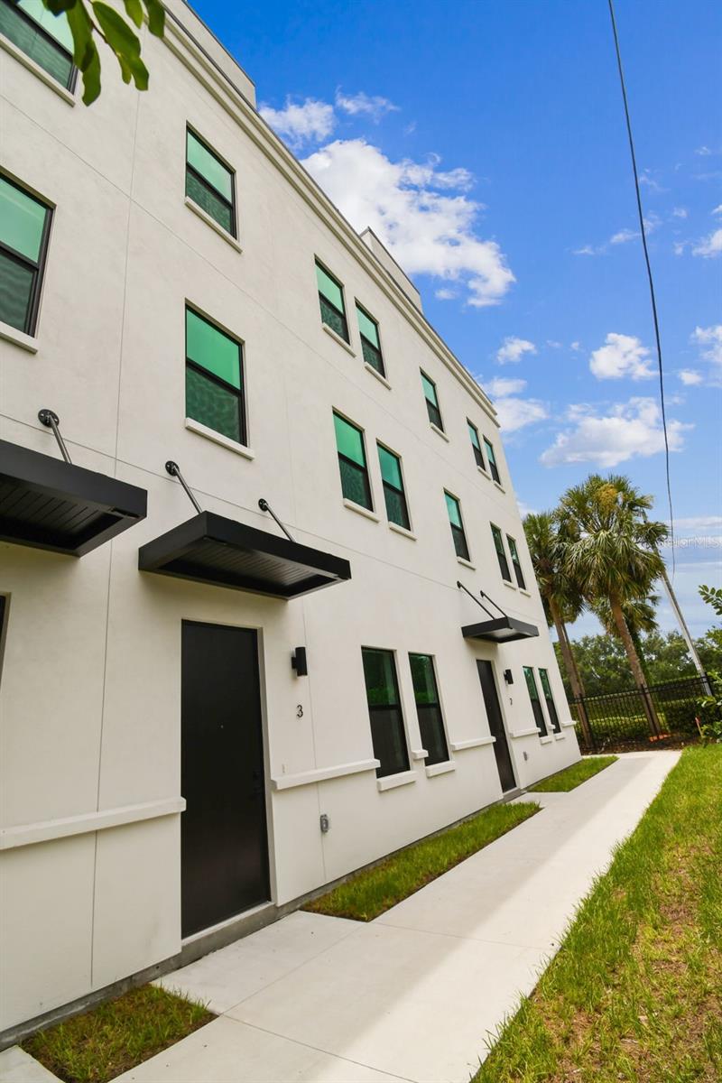 Image 89 of 93 For 1218 Kay Street 16