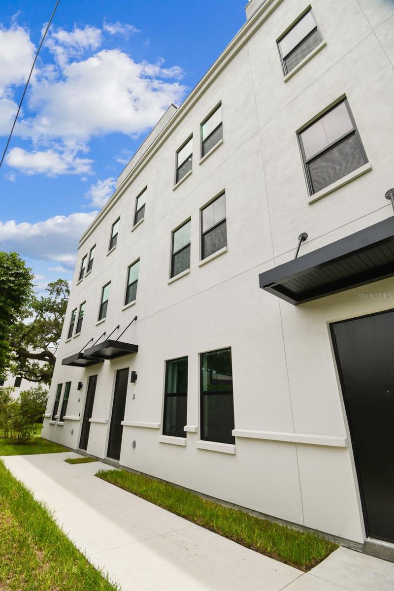 Image 90 of 93 For 1218 Kay Street 16