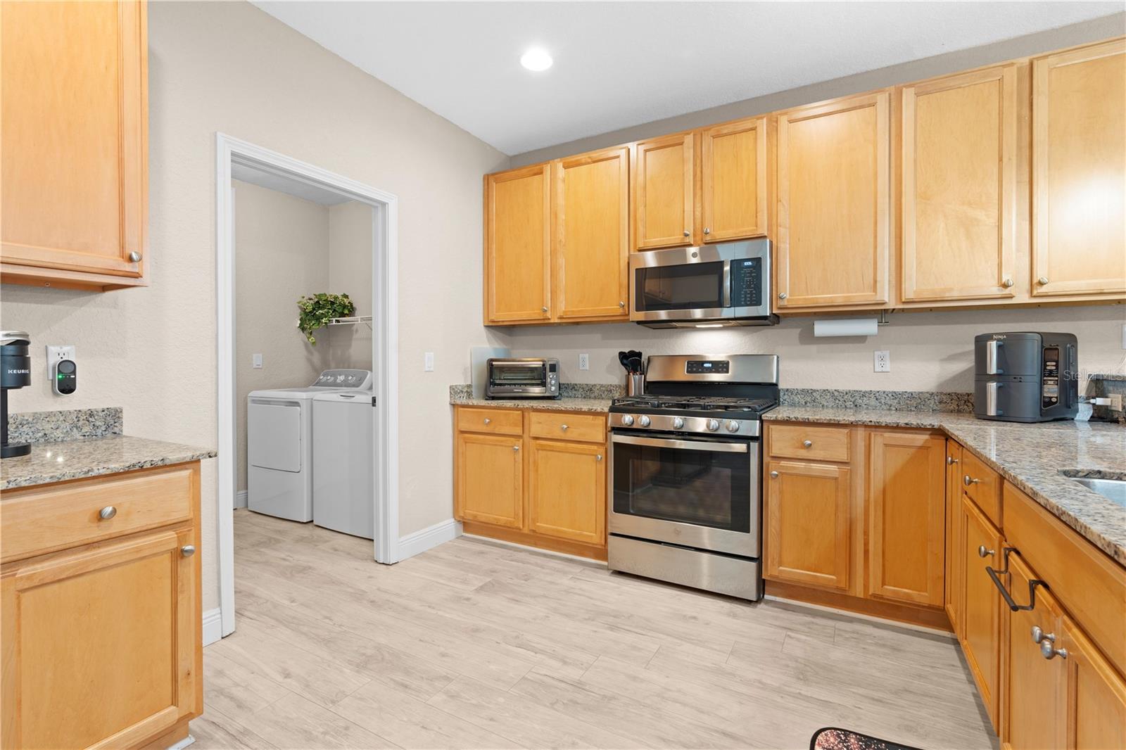 Image 9 of 49 For 2353 Max Court