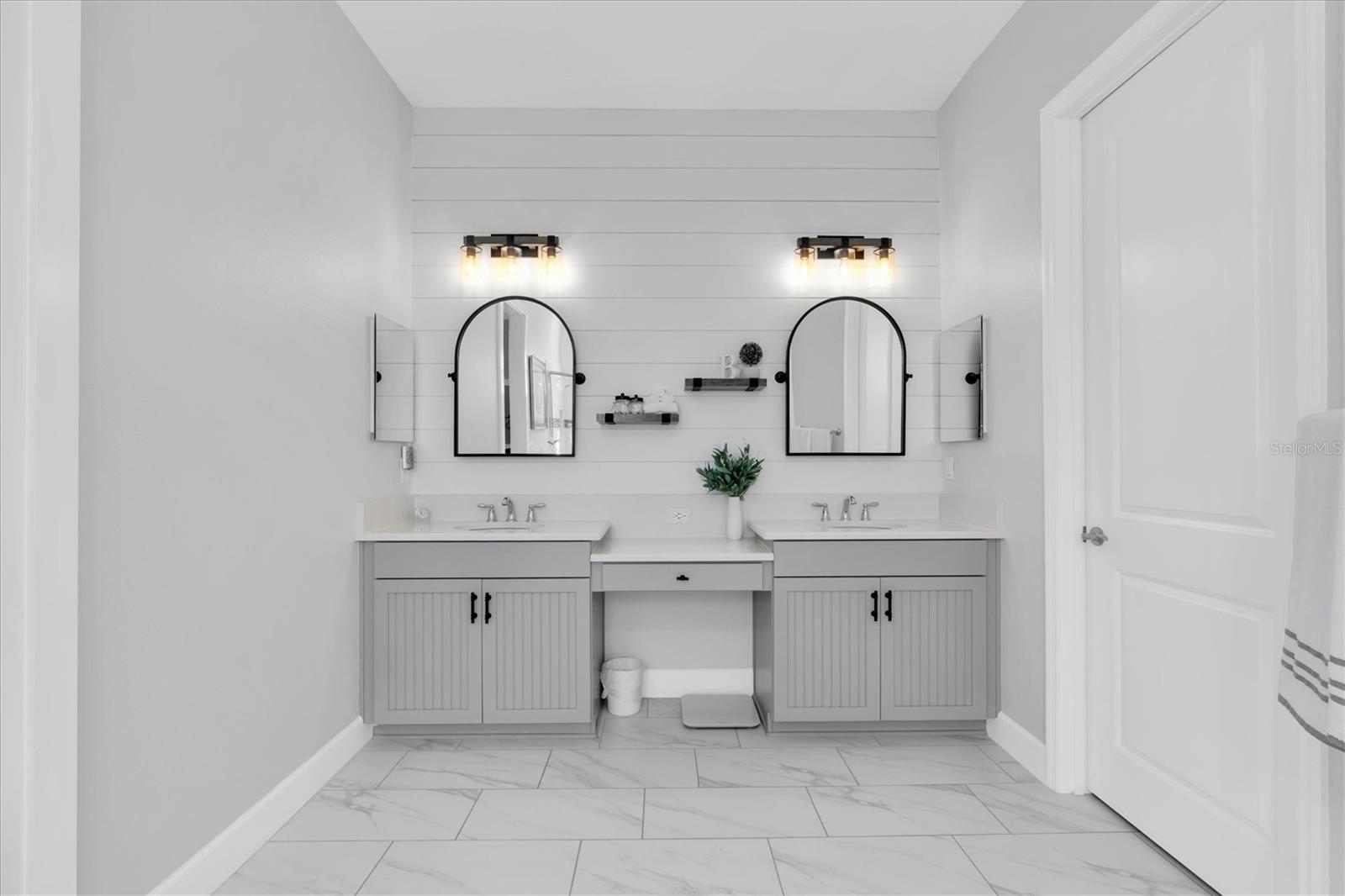 Image 24 of 83 For 4068 Bonfire Drive