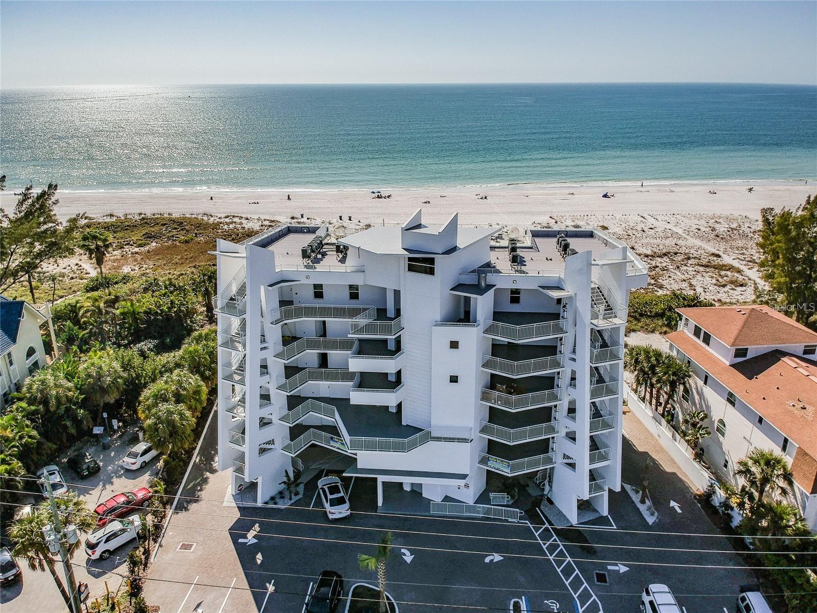 Image 2 of 31 For 10116 Gulf Boulevard 405w