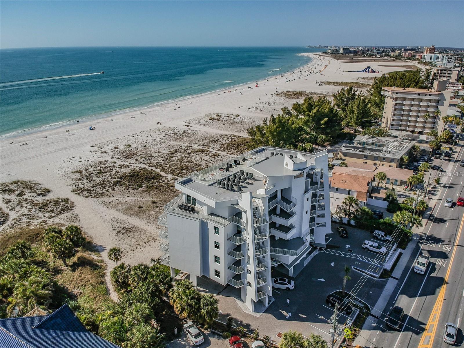 Image 21 of 31 For 10116 Gulf Boulevard 405w