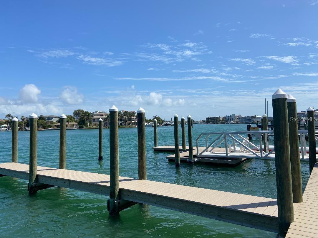 Image 22 of 31 For 10116 Gulf Boulevard 405w