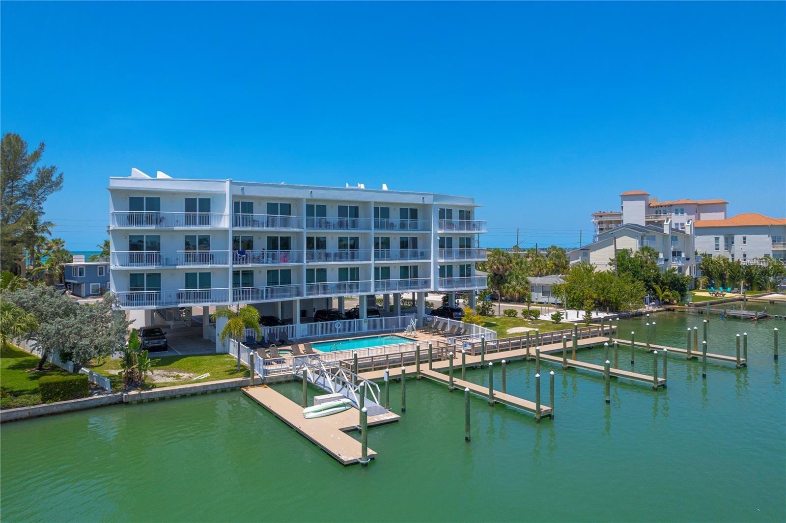 Image 27 of 31 For 10116 Gulf Boulevard 405w