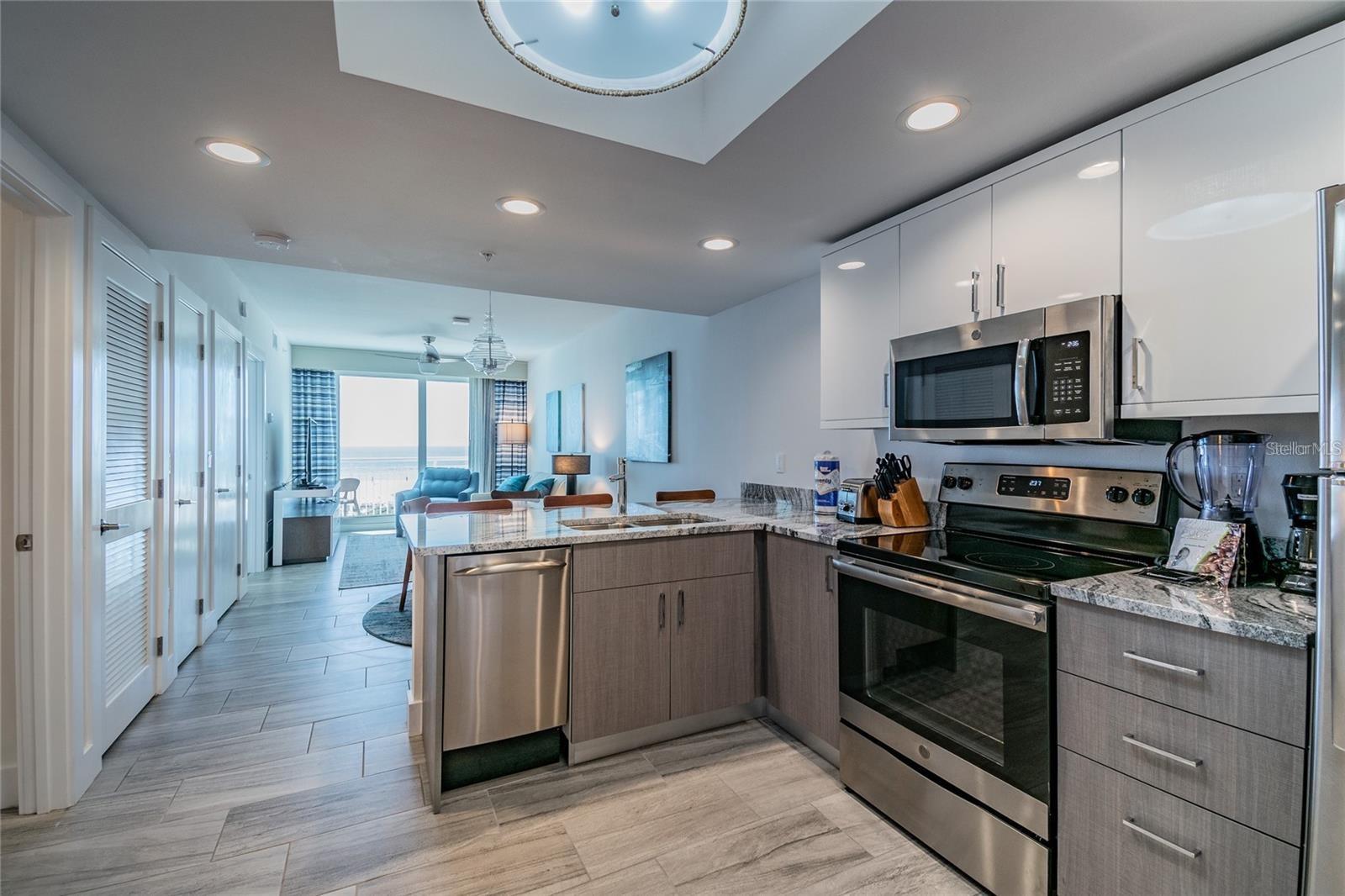 Image 9 of 31 For 10116 Gulf Boulevard 405w