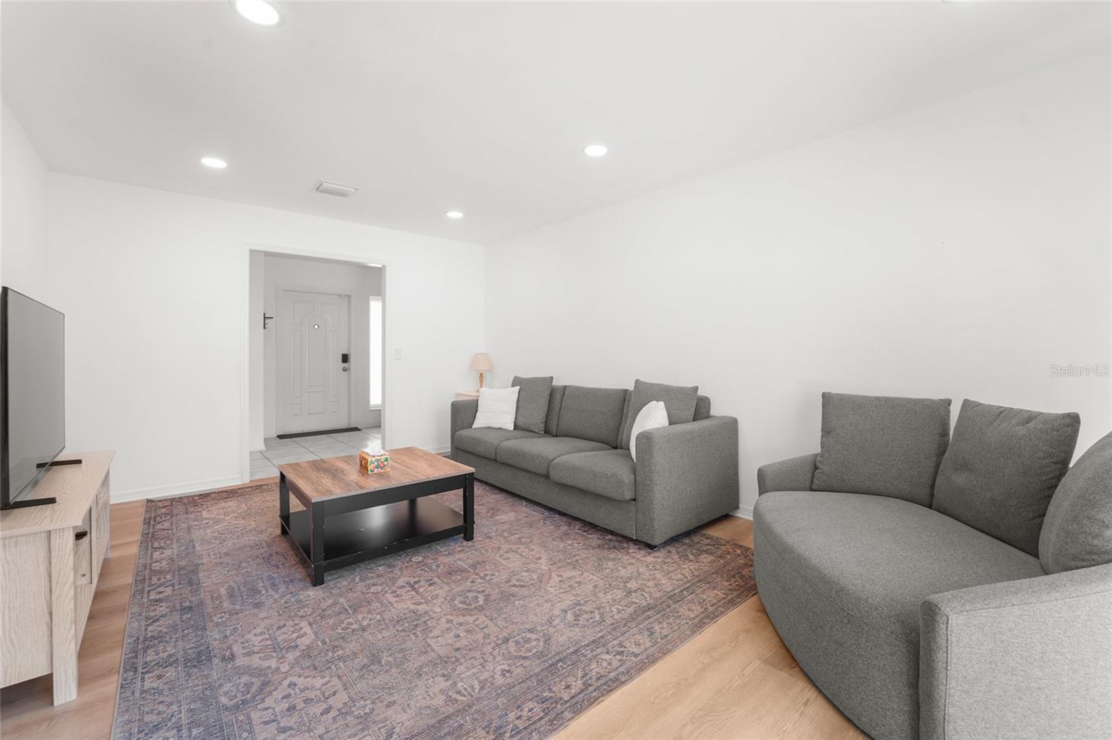 Image 10 of 32 For 4906 San Rafael Street